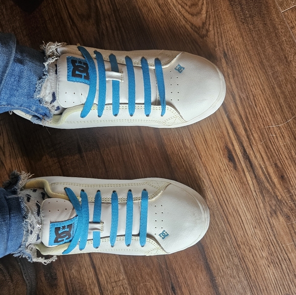 Blue and white DC - Picture 6 of 6